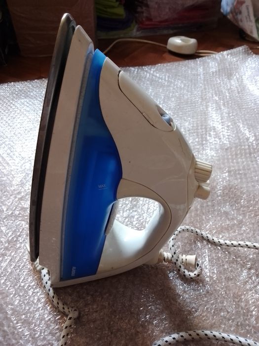 Продам утюг ALASKA.