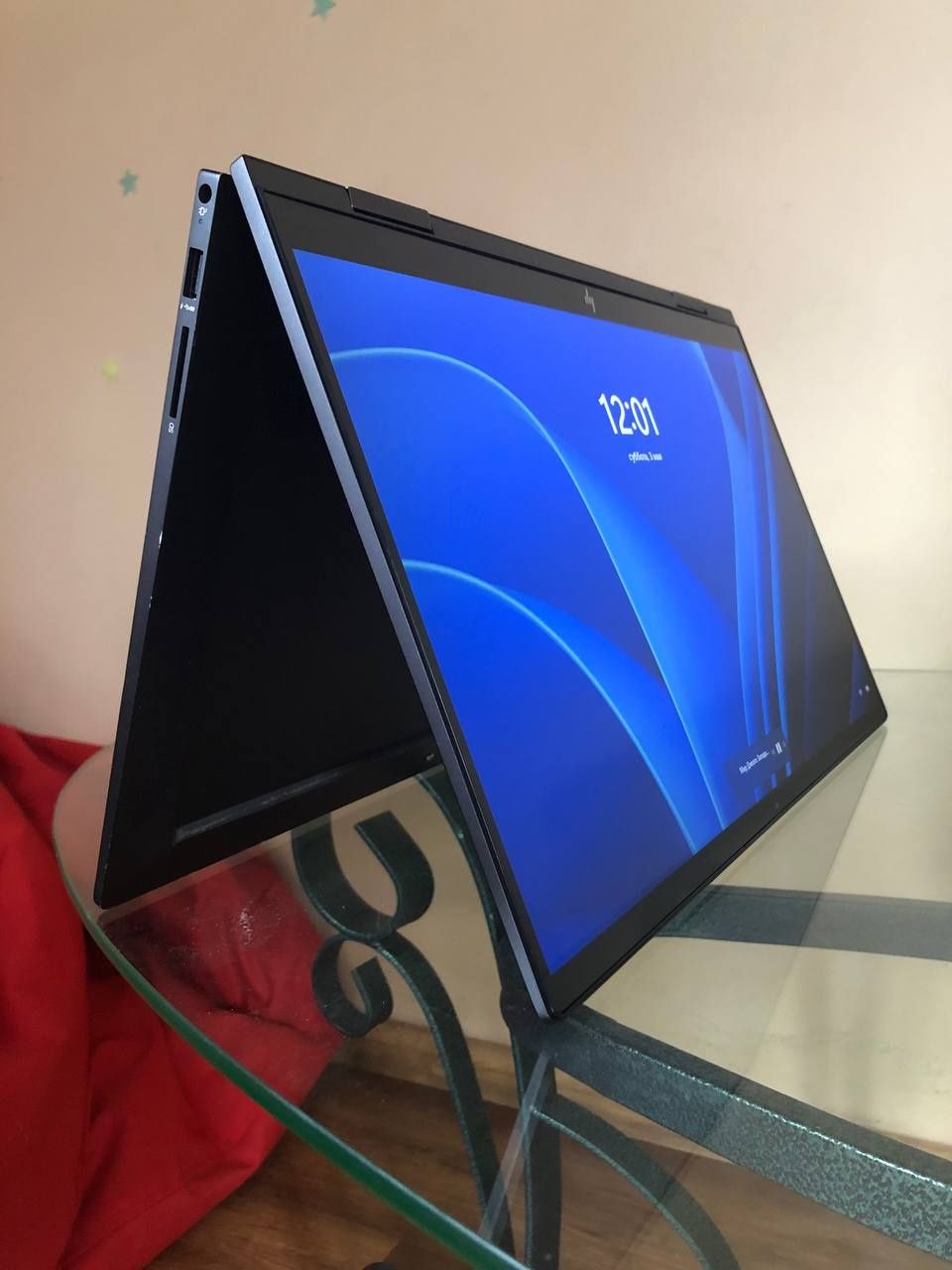 Сенсорний ноутбук HP x360 трансформер в планшет 
Екра