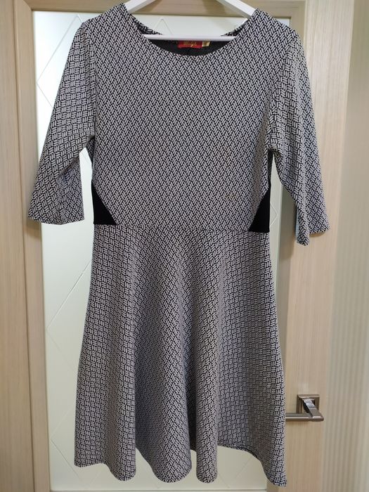 Трикотажна сукня із спідницею сонце