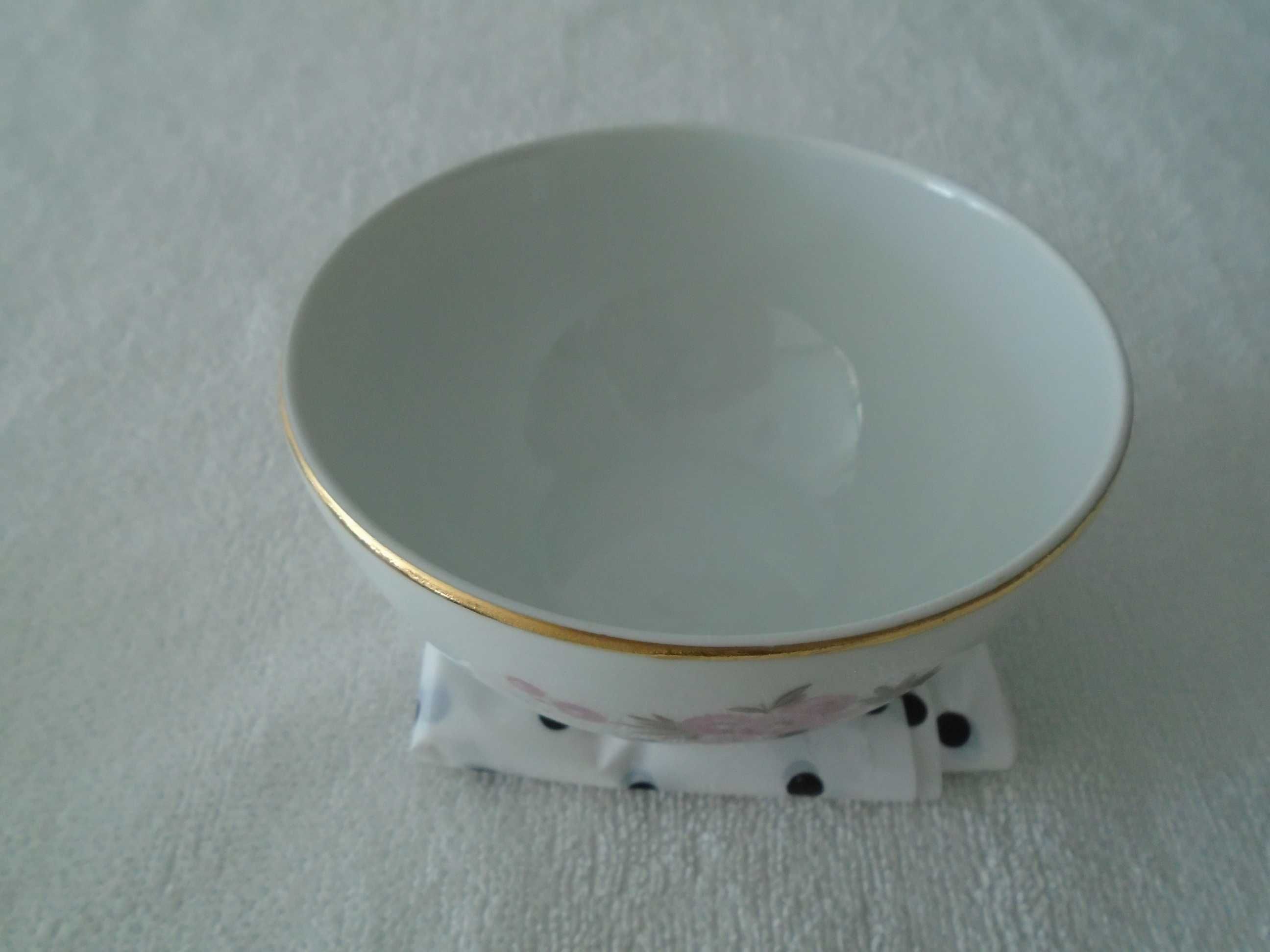 Taça redonda em porcelana - Eletrocerâmica do Candal
