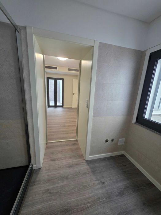 Apartamento T2 em Sesimbra vista de mar primeira linha .