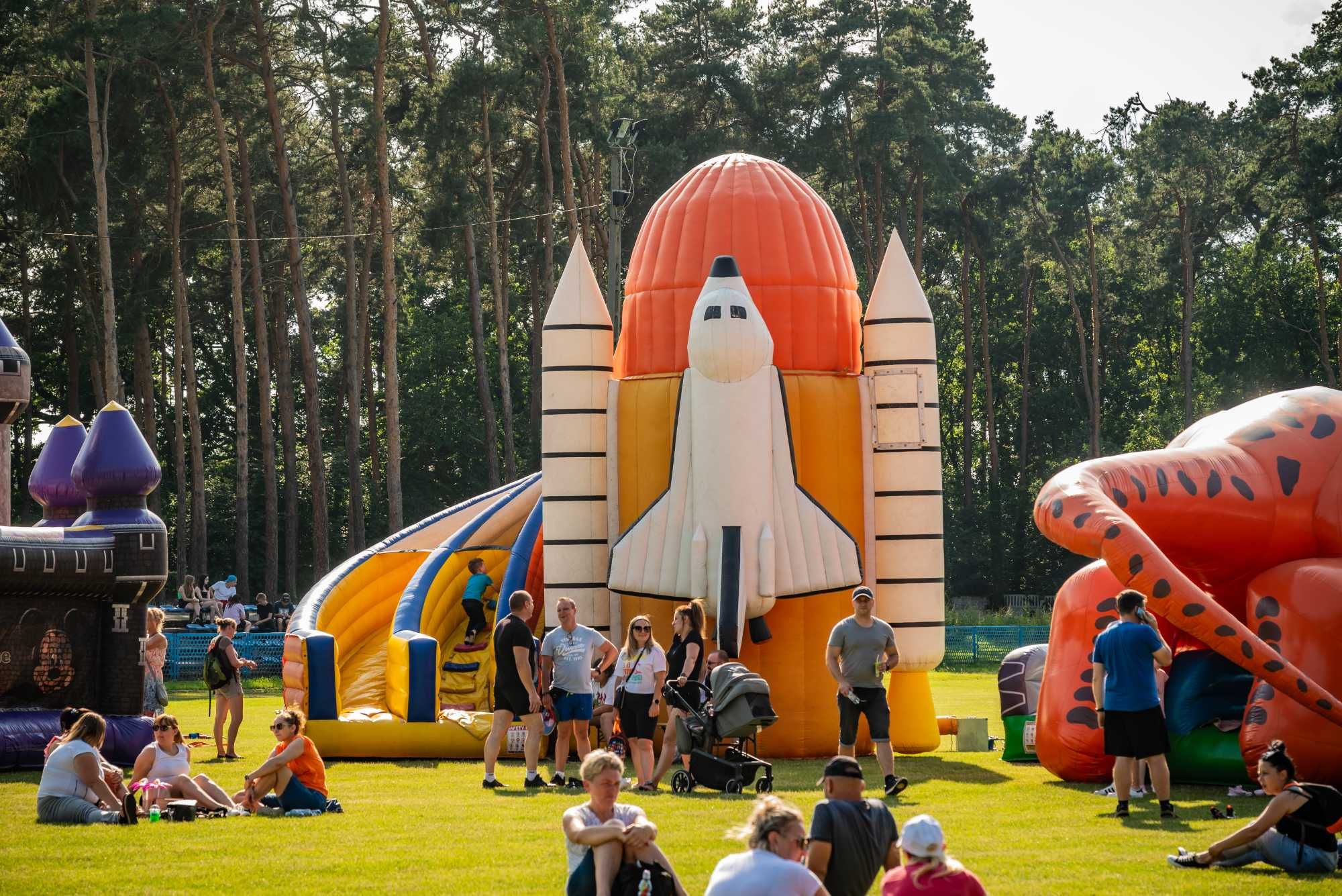 Dmuchana zjeżdżalnia, dmuchany zamek, bańki mydlane, 150 zł za dzień