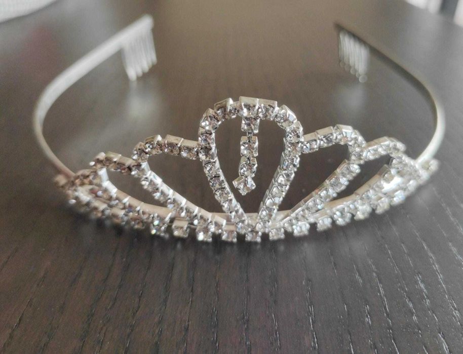 tiara de noiva prateada