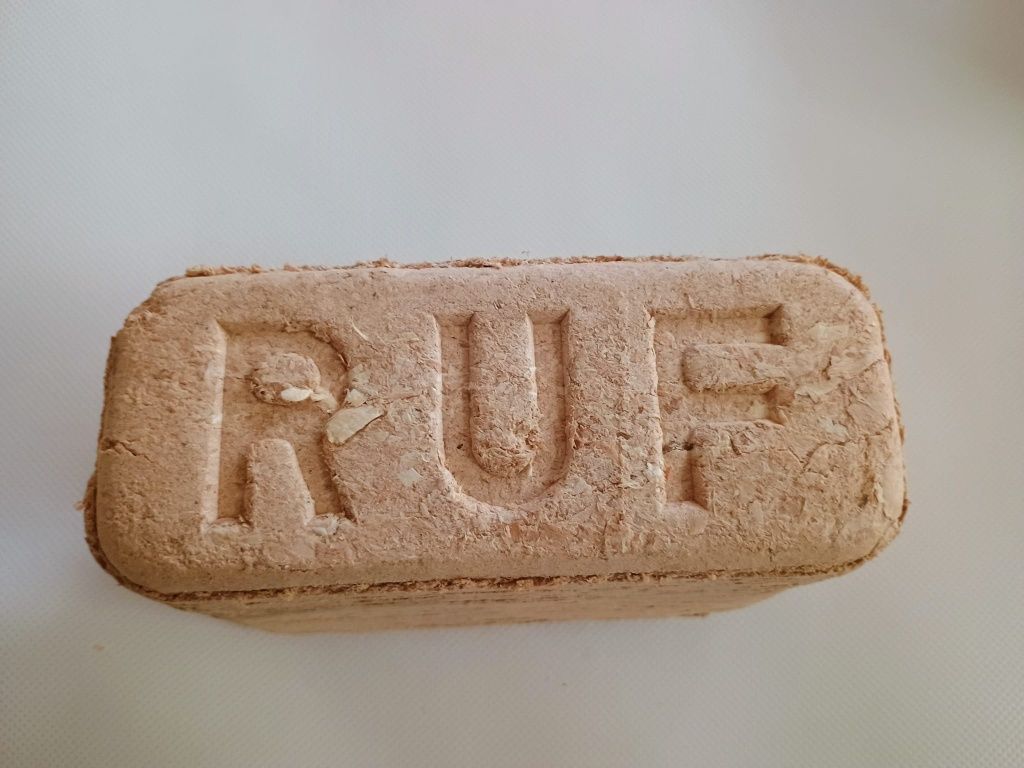 Brykiet drzewny bukowy dębowy RUF brykiet walec pellet drzewny olczyk