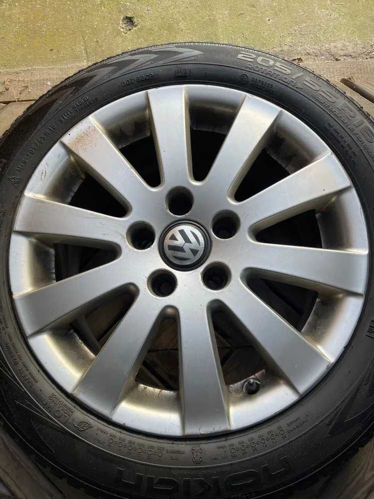 Sprzedam kola z VW PASSAT B6. Opony zimowe Nokian WR D4 205/55 R16