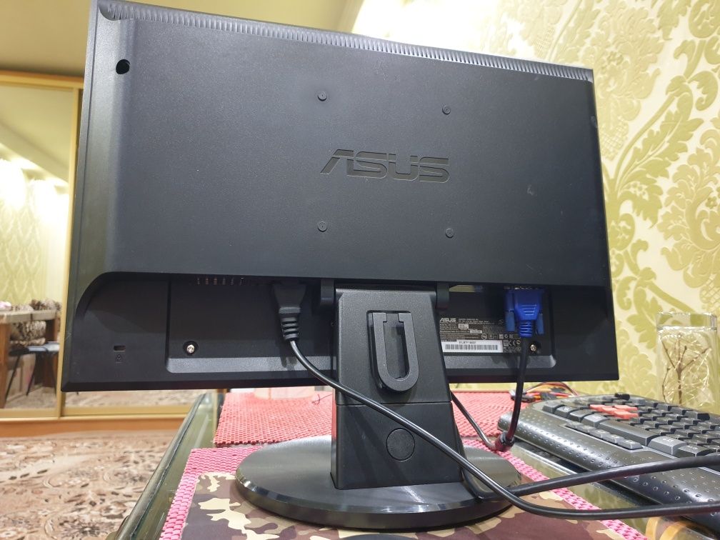 Монитор Б/У 19" Asus VW193, Широкий