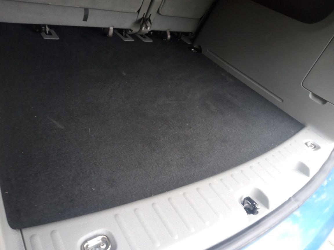 VW Caddy 1.6 benzyna life  2009