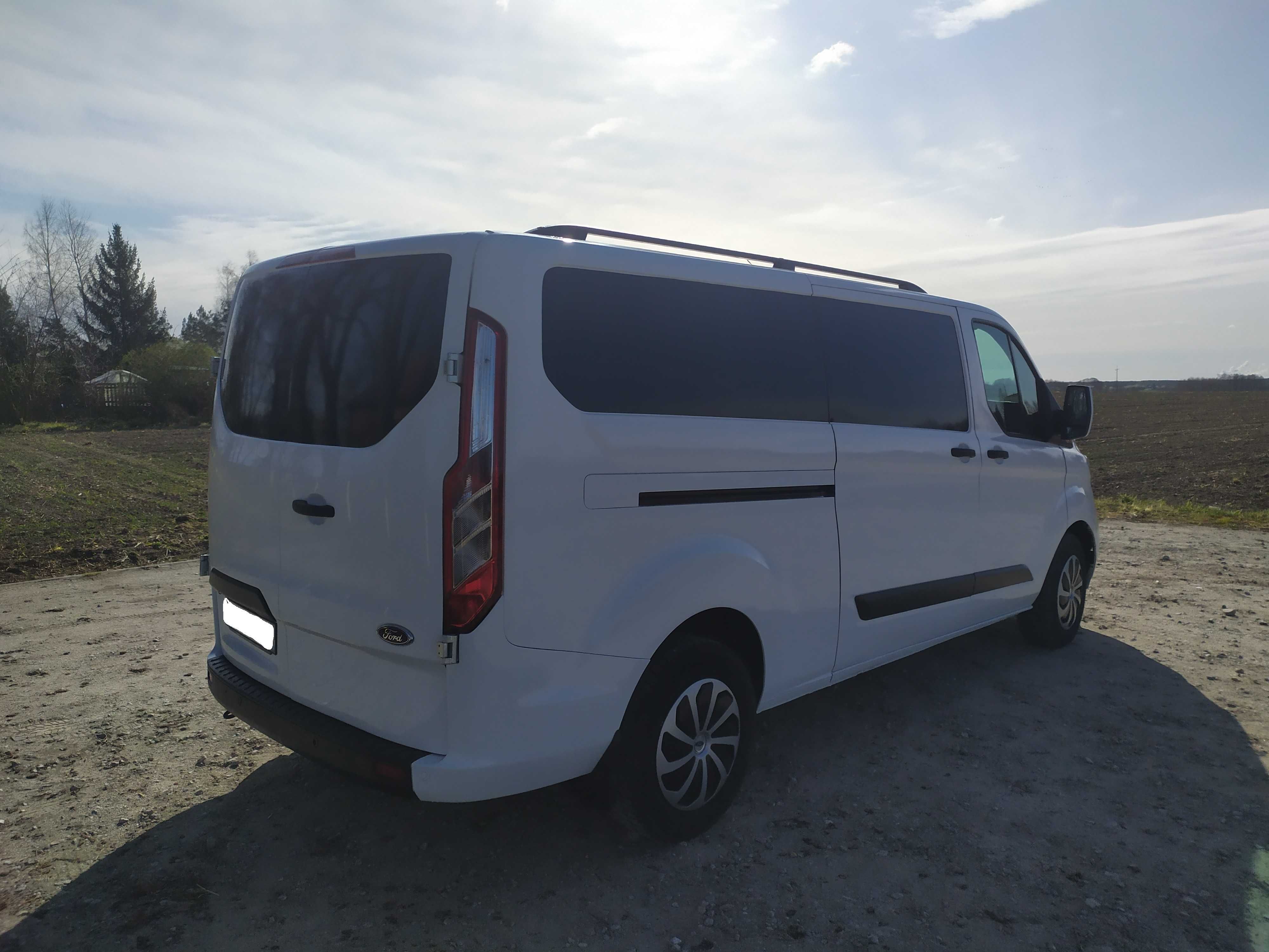 Karawan Specjalny Pogrzebowy Ford Custom L2H1 2 x Drzwi Suwane Klima