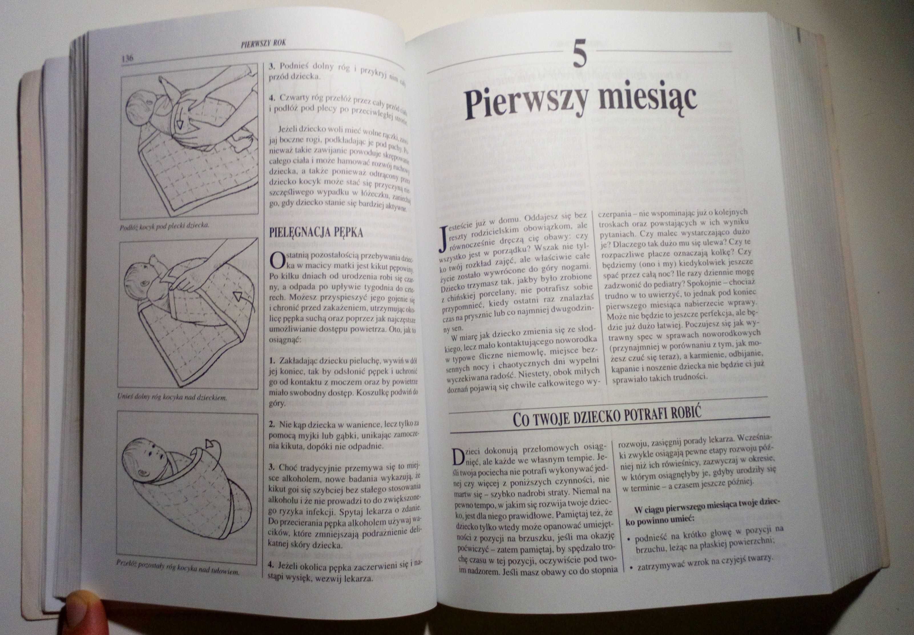 Pierwszy rok życia dziecka * książka * stan dobry