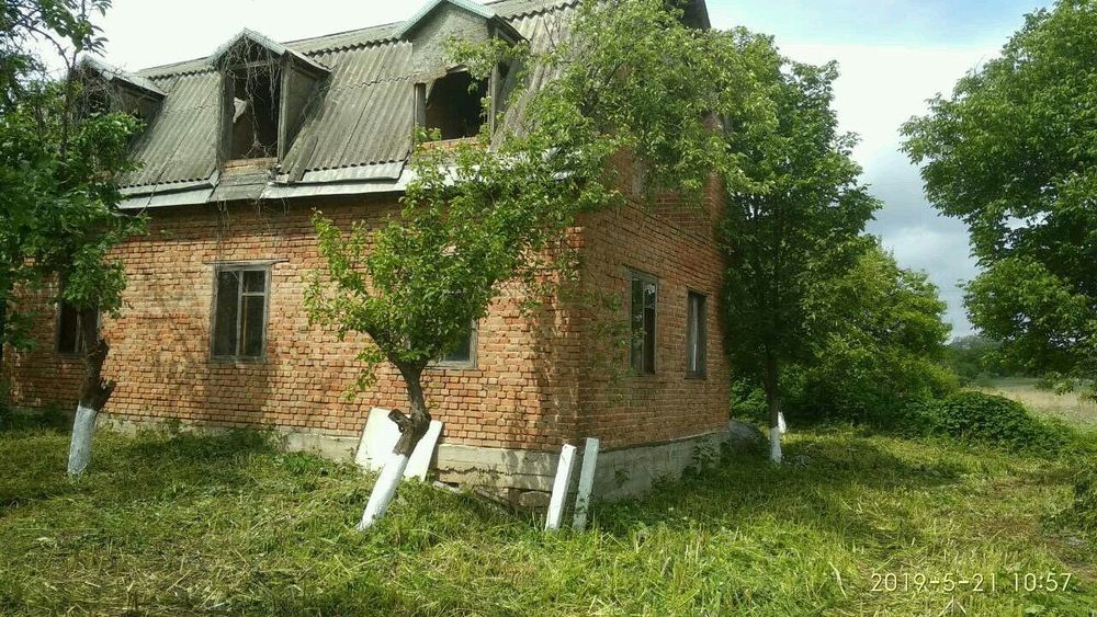 Продам ділянку 20 соток з коробкою