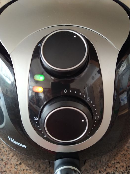 Fritadeira assadeira panela Air Fryer Tristar de 5,2 litros  casa