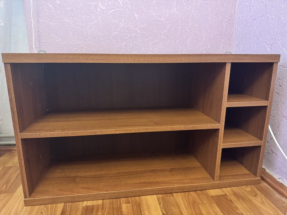 Поличка для книг. Вживане. Самовивіз.