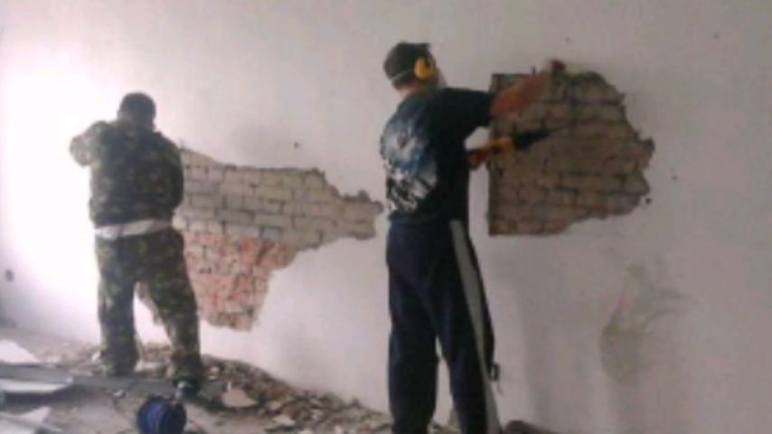 Демонтаж стяжек стен перегородок штукатурки