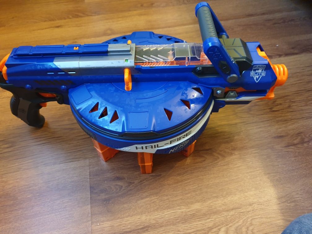 Neef HAIL FIRE pistolet magazynki na strzalki