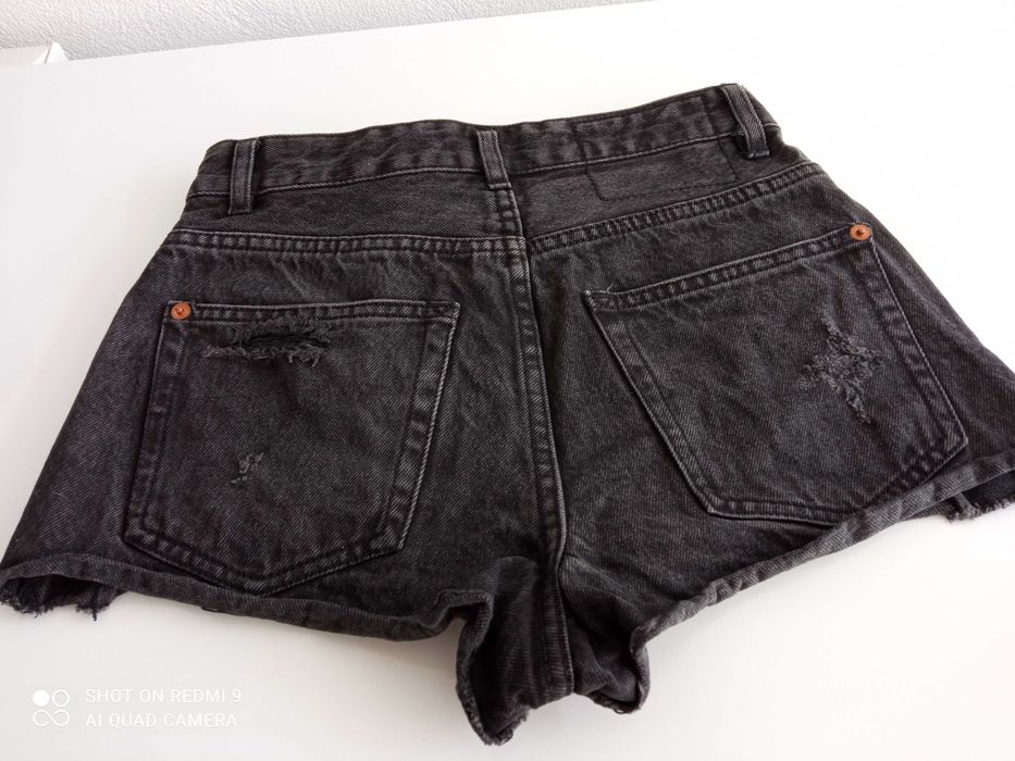 Pull&Bear - calção curto de ganga preta -tamanho 32