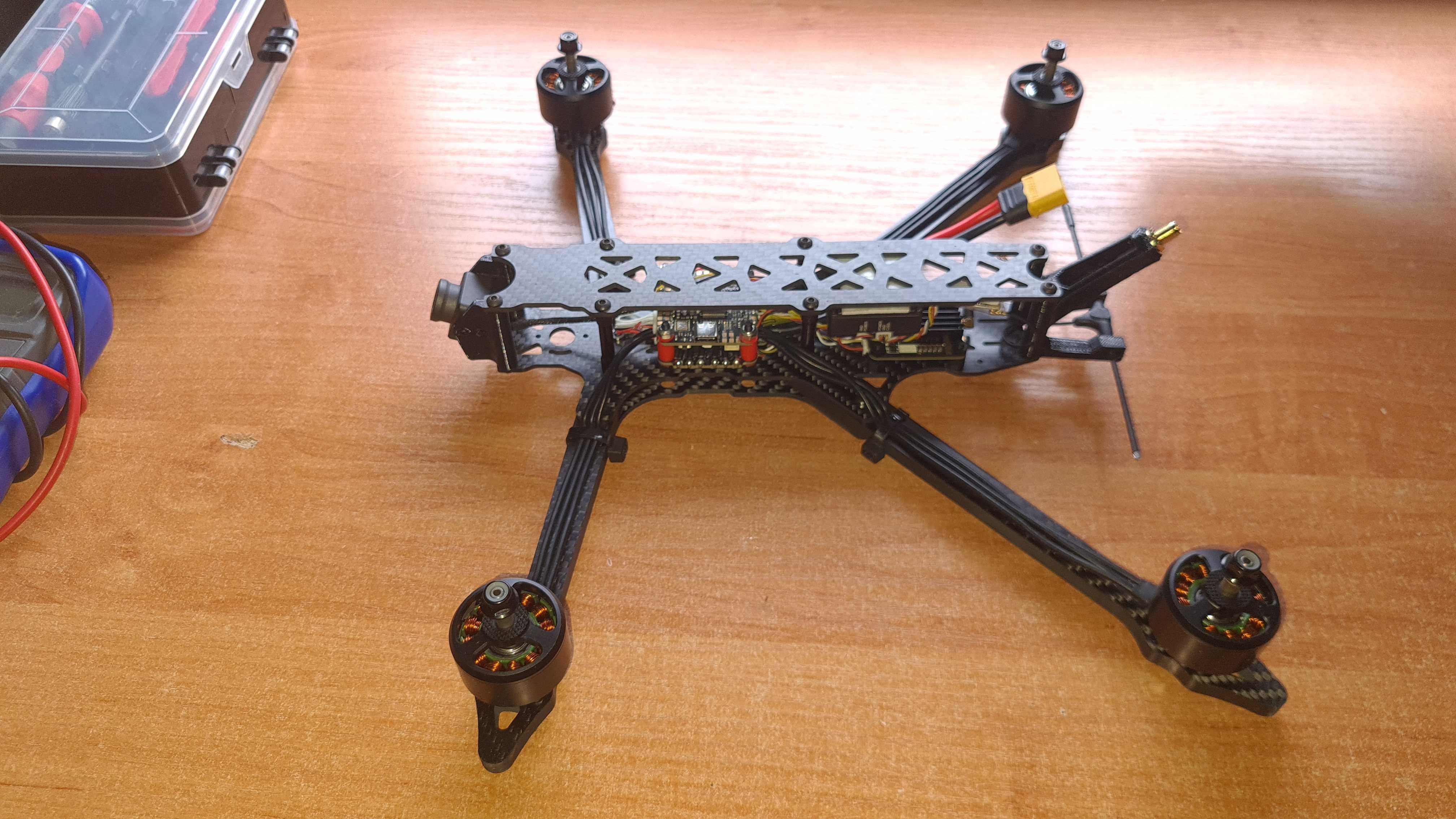 Dron FPV Rocky 8 T256 Partizan Edition ELRS 5.8G 3W