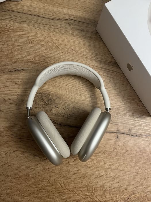 AirPods Max Starlight