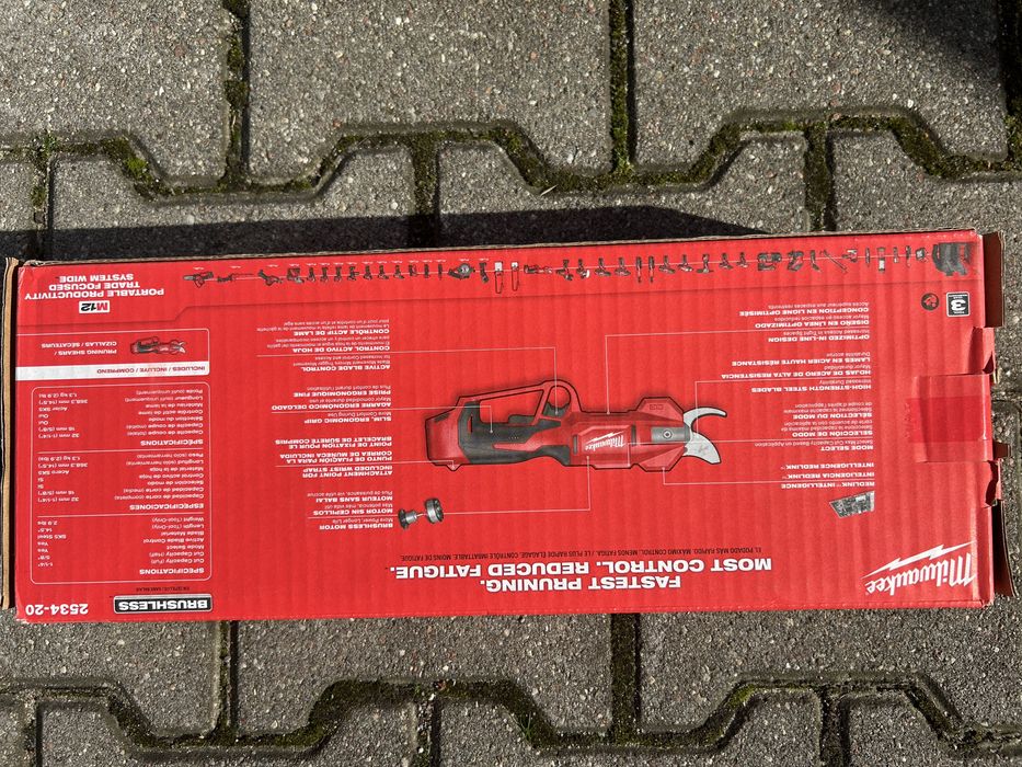 Milwauke M12 sekator