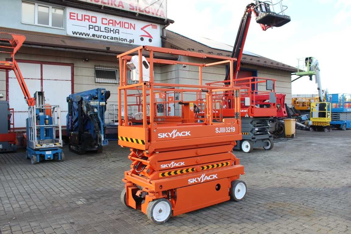 Skyjack SJIII 3219 - 2018r nożycowy zwyżka 8 m mini 1312 kg genie jlg