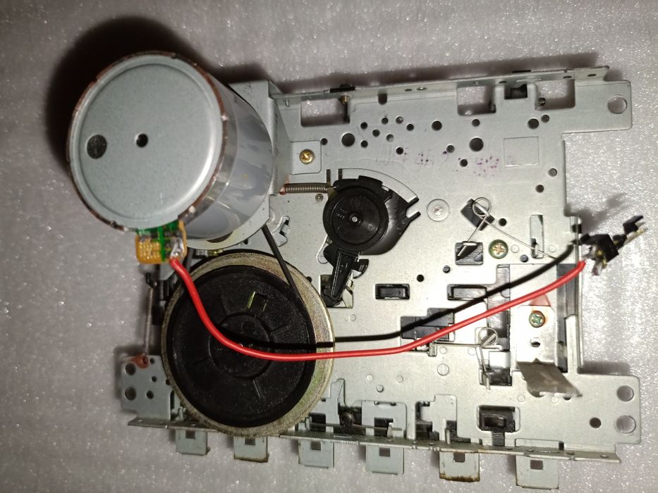 Лентопротяжный механизм