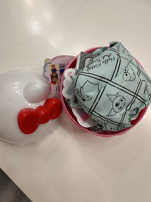 L.o.l surprise hello kitty and friens kuromi