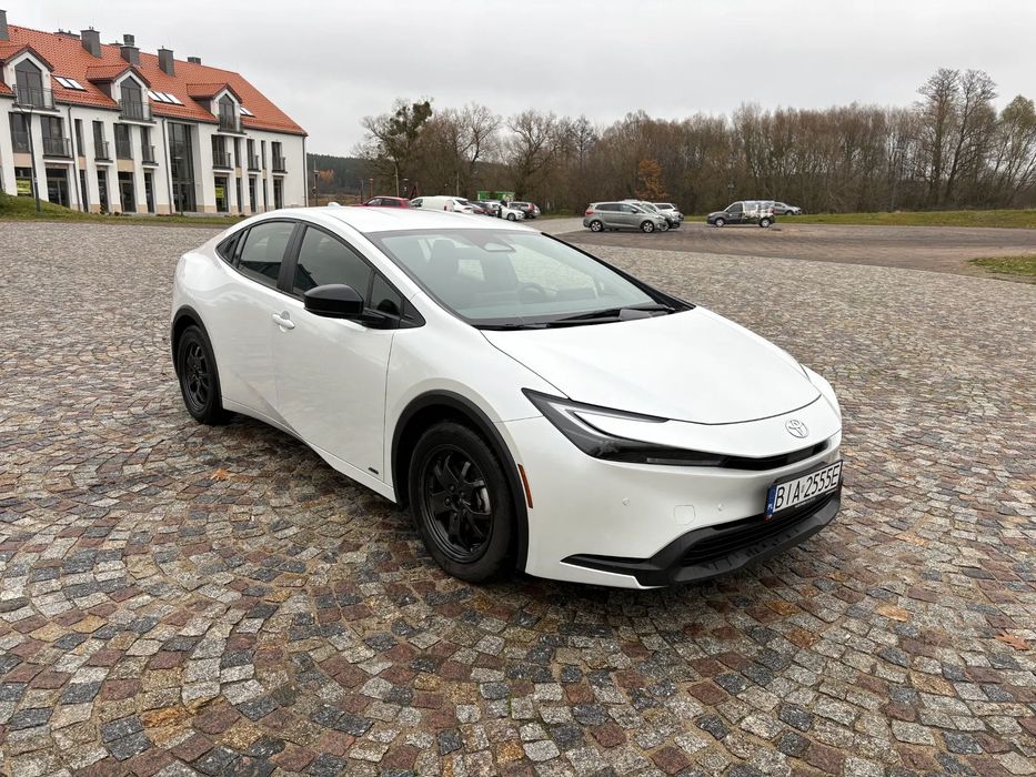 Toyota Prius 2024(07),AWD-4x4,V-generacji,2.0L ,196 KM,bardzo niski przebieg 13144