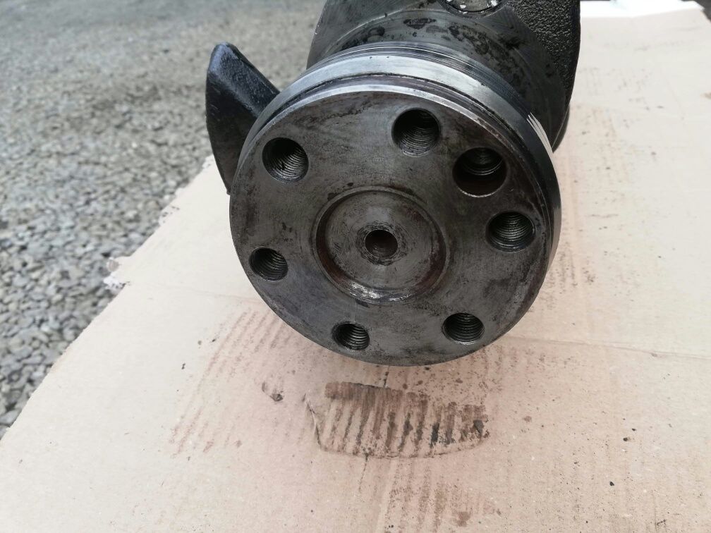 Wał zetor ursus 6 cylindrowy