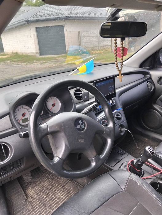 Продаємо аутлендер на повному ходу