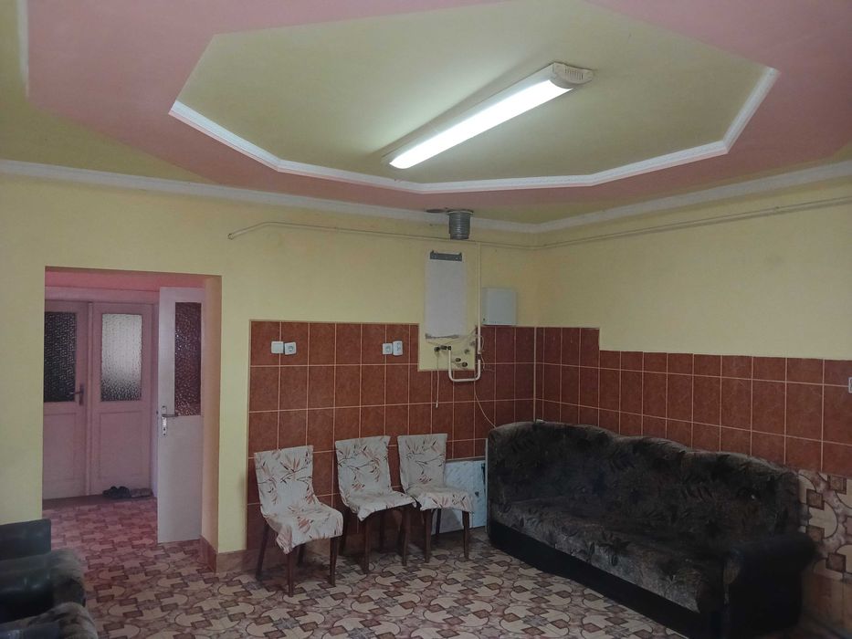 Будинок на дві сім'ї в с. Гут біля майбутнього термального комплексу