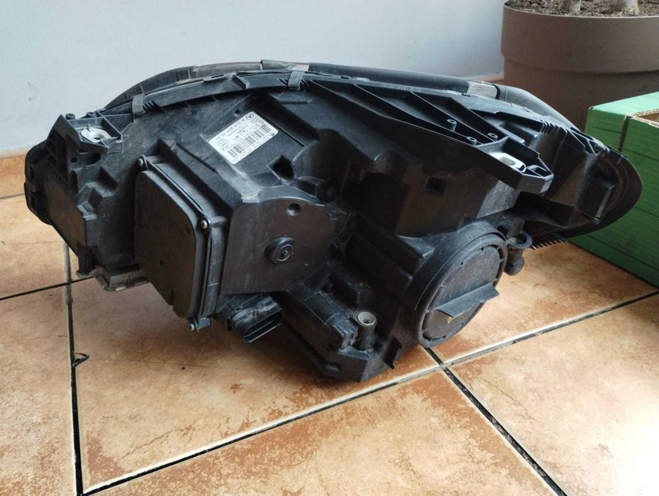 lampa przód przednia prawa BIXENON Mercedes W246  11-14r