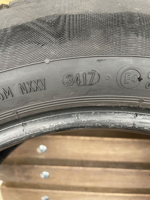 Шини Резина 215.60 R16 Continental Зима