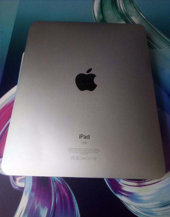 Планшет iPad 16 gb Apple модель 1219 диагональ 10 рабочий