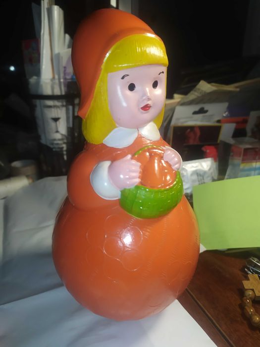 Неваляшка Красная Шапочка