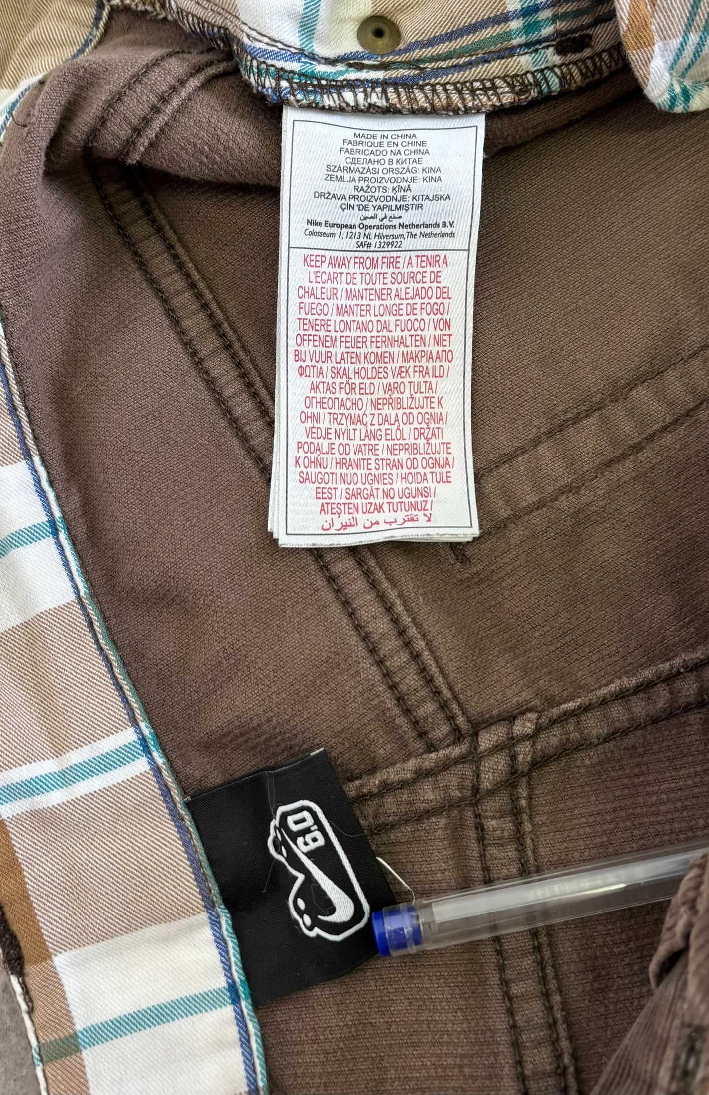 Spodnie sztruksowe Nike 6.0 roz. 32
