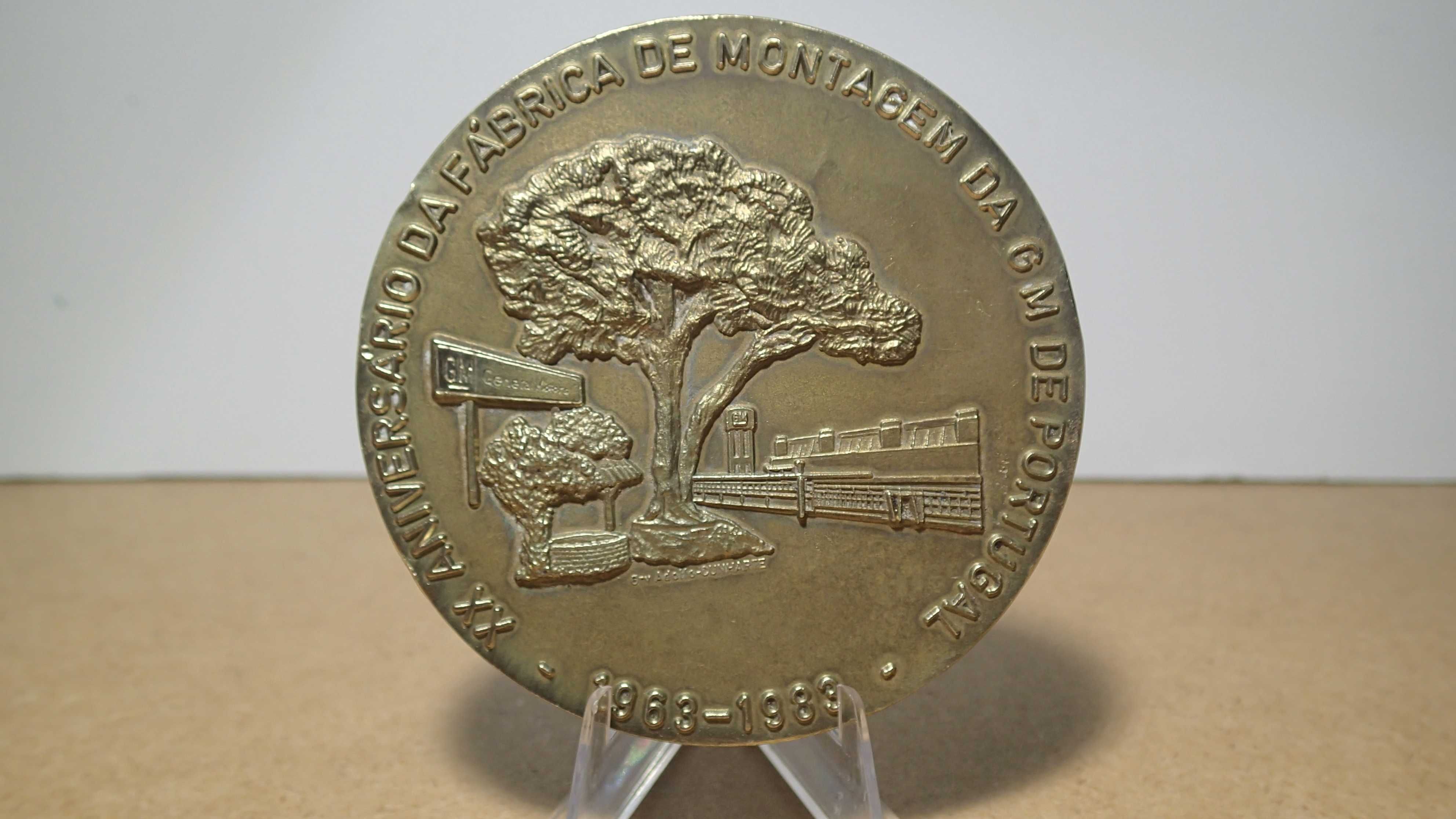 Medalha de Bronze 75º Aniversary of General Motors Corporation