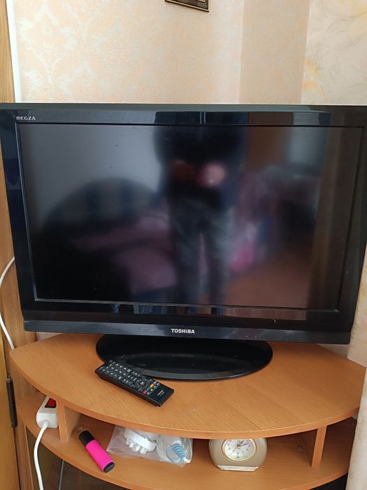 Телевизор Toshiba REGZA 32 дюйма (HD Ready) — 3xHDMI, VGA
