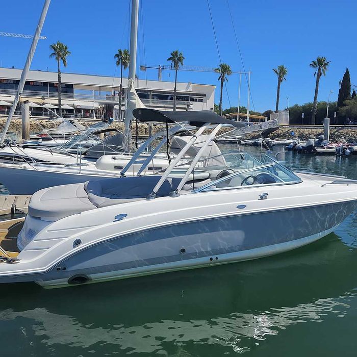 Chaparral 256ssi Motor Boat