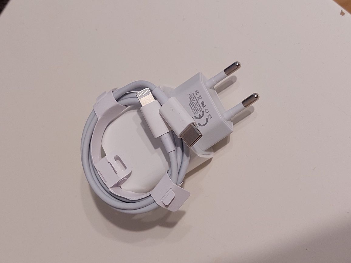 Ładowarka z kablem do iPhone 20W