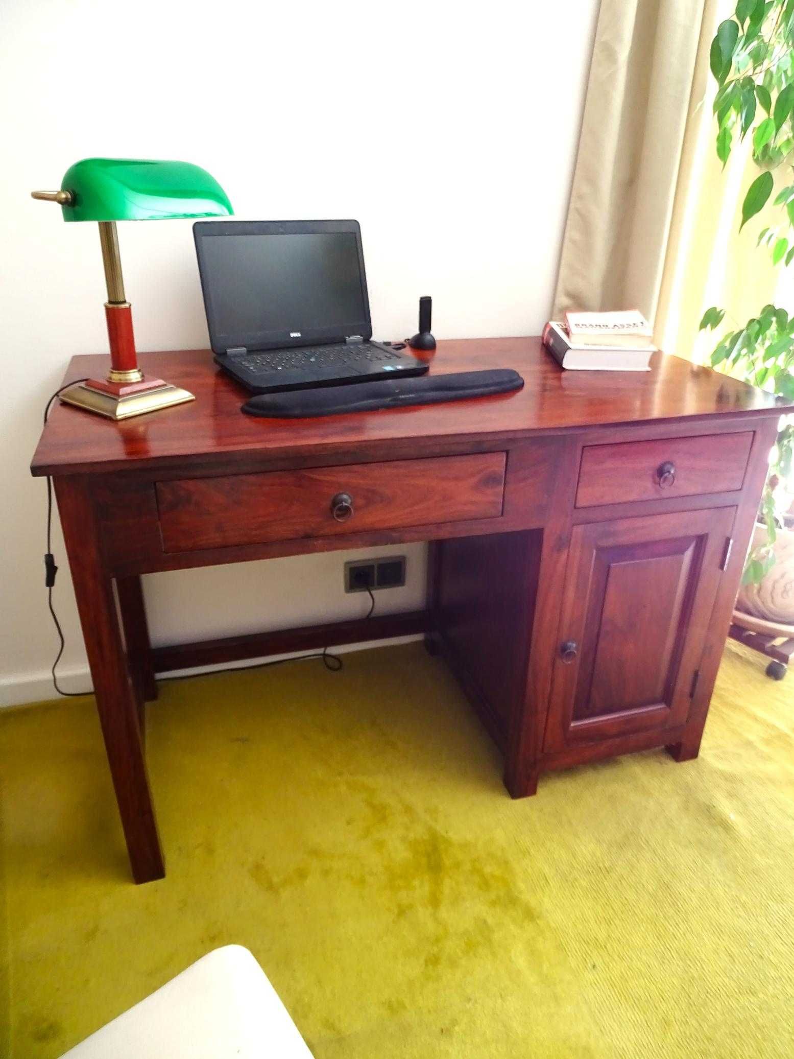 Biurko z twardego drewna egzotycznego w Indyjskim stylu z AlmiDecor