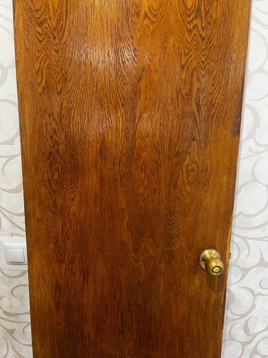 Дверь в ванную б/у 197см/60см шпонированная,цена 800 гривен