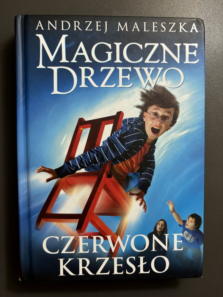 Magiczne Drzewo Czerwone Krzesło