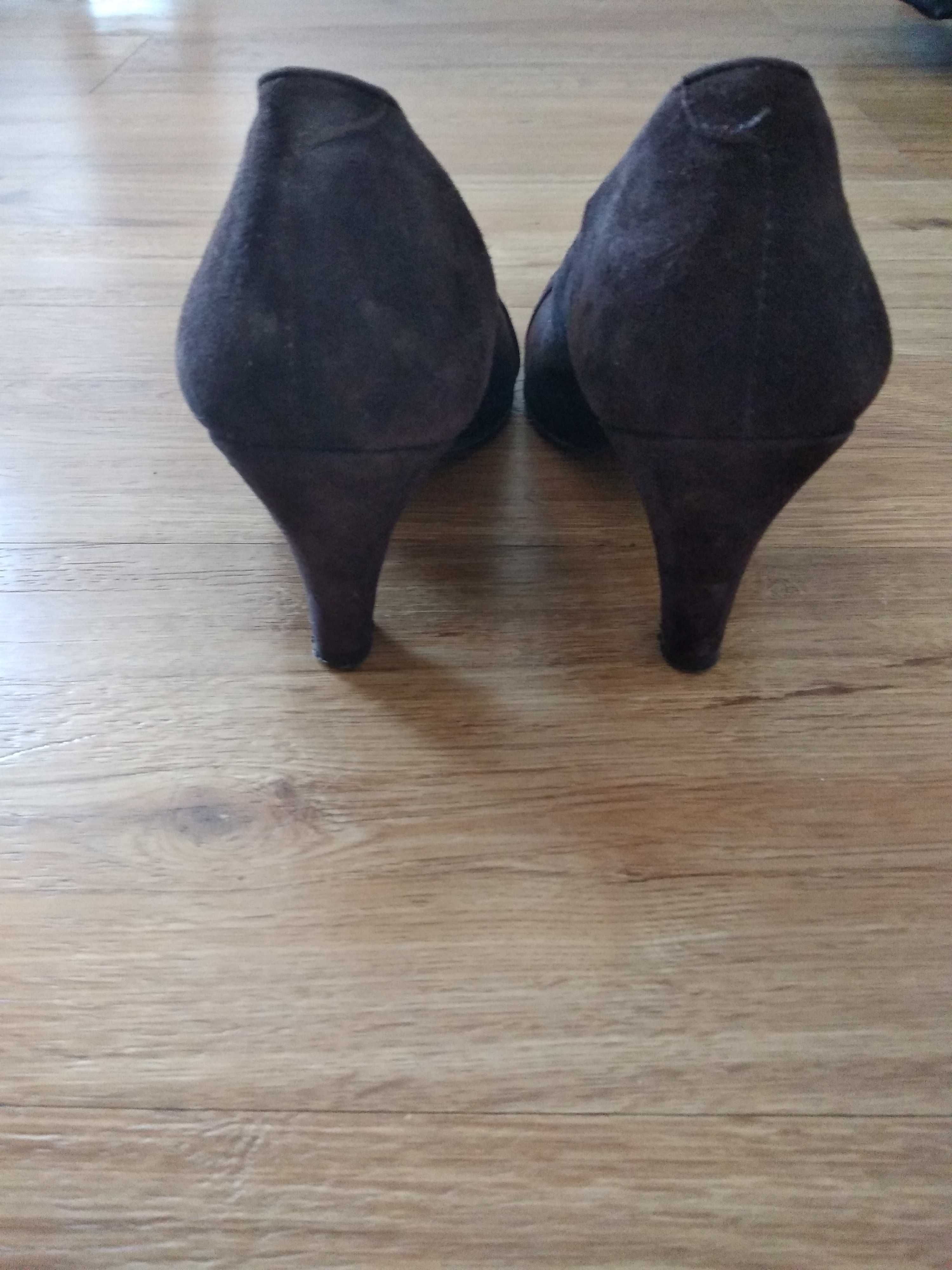 Sapatos femininos de salto médio, em pele genuína/Como novos
