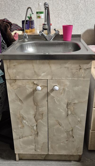 Мойка-тумба + 2 крана. Отличное состояние