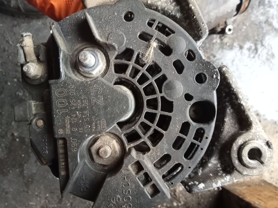 Alternator 1.6  opel astra h Zafira b Meriva Vectra