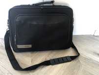 Torba etui futeral na laptopa tech air na ramie do reki