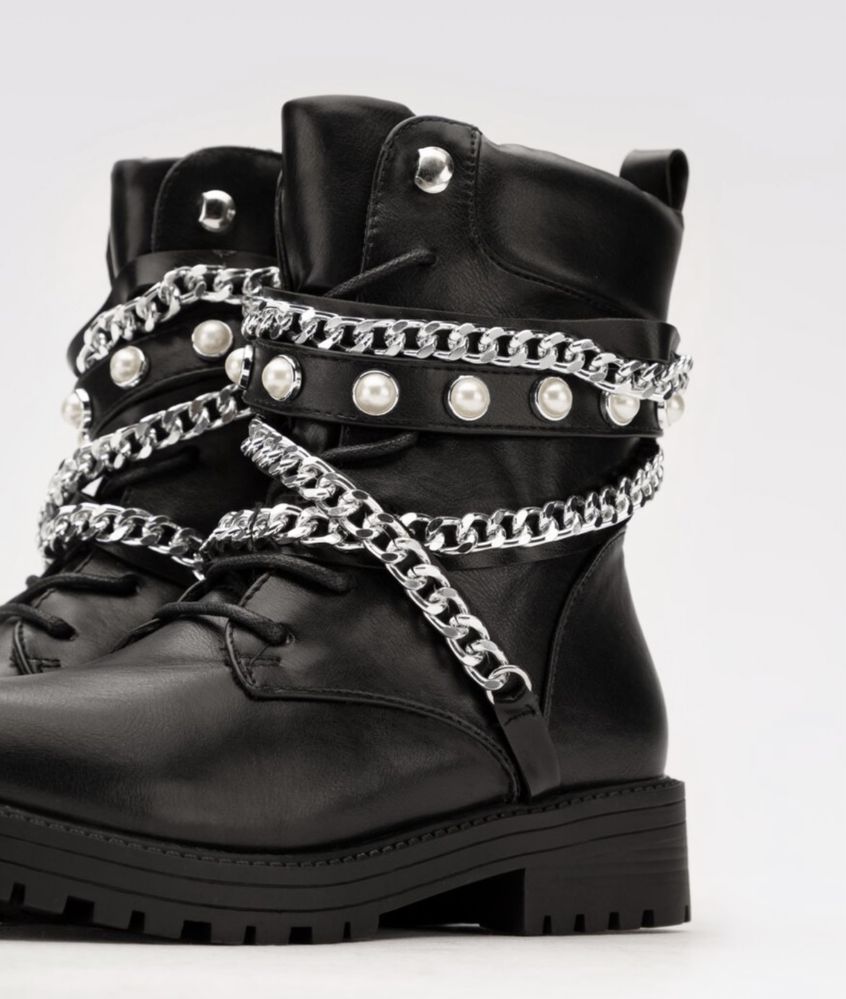 Buty nowe deezee botki trzewiki z łańcuszkami i perełkami perły 38