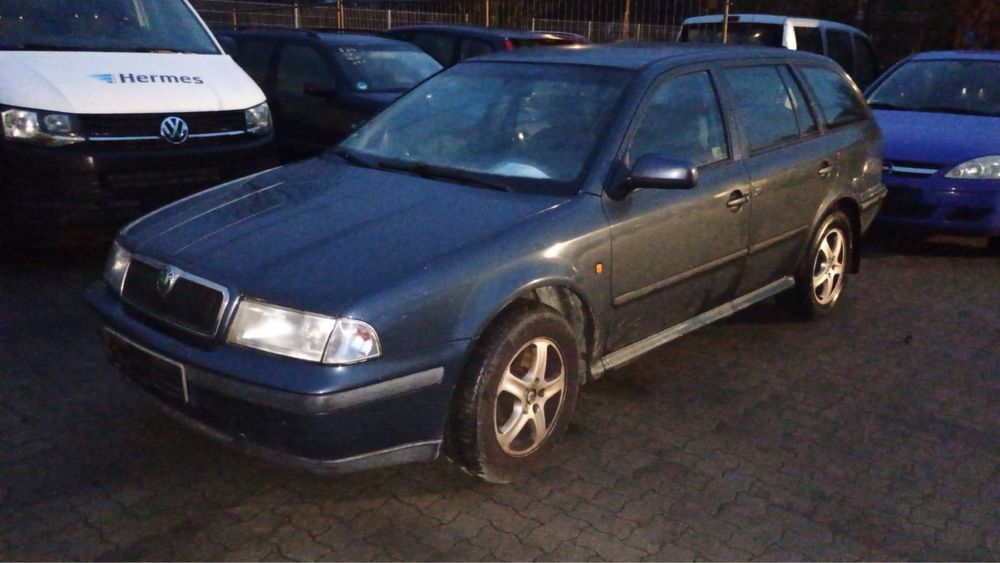 Приїхала Skoda Octavia Tour 1.9 дизель 81 кВт