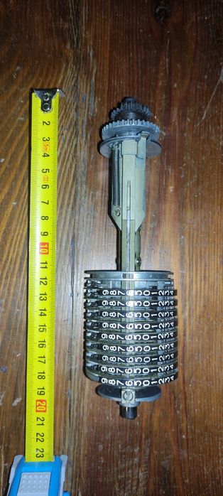 Bęben cylinder numeryczny steampunk loft maszyna czasu