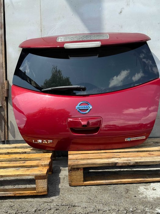 Кришка багажника Nissan Leaf 2011-2017 задня ляда Нісан Ліф 11-17