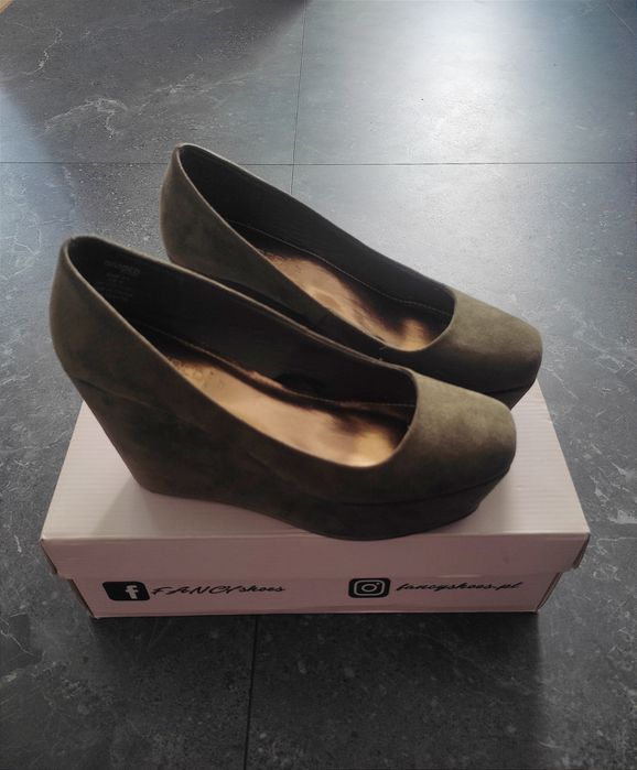 Buty na koturnie. Zielone. H&M